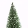 Decorazioni natalizie Mini albero Un piccolo pino collocato nella decorazione del desktop per Natale a casa