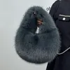 Mode mjuk plysch halv måne påsar för kvinnor designer fluffy faux päls lady handväskor lyxiga små tote kvinnliga vinter purses 2023