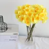 Couronnes de fleurs décoratives 3pcs / un lot Artificielle En Plastique Soie Jonquilles Fleur Narcisse Tige Plante Maison Table De Noce DecorDecorati