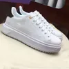 Fritidsskor kvinnor Designerskor Resor läder snörning sneakers mode dam Platta löparskor Bokstäver kvinna sko plattform män gym sneakers storlek 34-42-45 Med låda