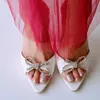 Slippers 2024 Bow Hingestone Fish Mouth Open Toe High Talons Verre de vin avec des femmes à talons sandales concepteurs