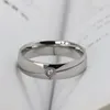 Anillos de boda con incrustaciones de acero inoxidable fino de 6 mm, un anillo de diamantes de imitación brillante para hombres, joyería clásica de regalo de fiesta de aniversario de lujo