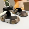 2023 Slides Mens Womens Slipers Summer Slides London England Sandals Beach Slide Ladies Flip Flops Loafers Home Plaid Pattern Slipper Chaussures 35-45