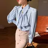 Kvinnors blusar Bow Tie Shirt Women's Design Sense Nisch Autumn and Winter French Style Small With Blue Top Trend