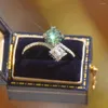 Anillos de racimo Luomansi 1CT Anillo de moissanita verde con certificado GRA - S925 Joyería de plata esterlina Regalo de fiesta de boda