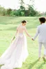 Bröllopsklänningar klänningar V-ringningsapplikationer spetsar a-line tyllklänning strand enkel brud idos de novia