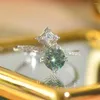 Klusterringar Luomansi 1CT Green Moissanite Ring med GRA -certifikat - S925 Sterling Silver Jewelry Wedding Party Gift