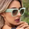 Солнцезащитные очки мода заклепки для женщин винтаж Негабаритный зеленый градиент солнце