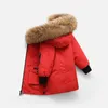 2013Kids Designer Down Coat Veste d'hiver Garçon Fille Vêtements de bébé Vestes avec badge épais vêtements d'extérieur chauds Manteaux enfants Parkas Mode Classique