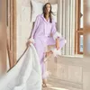 Vêtements de nuit pour femmes Hiloc Satin Pyjamas avec plumes 2023 Mode Femmes Pyjama Fourrure Simple Boutonnage Pantalon Costumes Poche Costume À La Maison