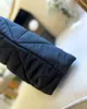 Diseñador de lujo para mujer Bolso bandolera Bolso de nailon Moda Un bolso de hombro Monedero con cremallera Bolso de mensajero ligero todo negro