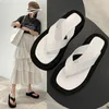 Kapty Flip Flops Women 2023 Summer Black/White Mieszany kolor Grubny Dno Klip Tapper Ladis Platform