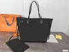 högkvalitativ märkesdesigner präglade väskor för kvinnor svarta stora handväskor axelväska plånböcker 2st set 45cm fc048