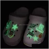 Accessoires de pièces de chaussures 100pcs Bad Bunny Croc Charme pour décorations Bracelet Wiestband Buckcle Bithday Gift Drop Livilarn Shoes Dhuwb