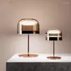 Masa lambaları Modern İskandinav Minimalist Metal Cam Lamba İtalya Tasarım Gül Altın Hafif Başucu Oturma Odası Çalışma Yatak Odası