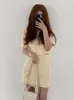 Arbetsklänningar 2023 koreansk mode sommar kvinnors kostym med kjol avslappnad o-hals stickad kort ärm toppjacka hög midja höft 2-stycken set