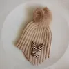 Boinas de boina de inverno adereços sólidos beanies Bapa de proteção contra ouvidos para crianças fofas garotos de bombardeiro de bombardeiro de bombardeiro listrado de pompom infantil