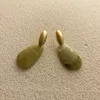 Boucles d'oreilles simples en résine breloque effet marbré banc de tirage pendentif ovale de couleur dégradée de qualité texturale cadeau de vacances