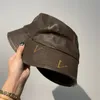 Sombrero de cubo de diseñador para hombres para mujer Casquette de lujo Sombreros de navegante de cuero Sombreros de ala ancha para exteriores Sombreros casuales unisex Gorra marrón Bal2528