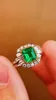 Klusterringar 3369 Solid 18k Yellow Gold Heart Form Nature Green Emerald 0,82ct för kvinnor Födelsedagens presenter Fina smycken