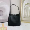 Diseñador Armpit Bag Hobo Shop Bolsos Crossbody Hombro Tote Bolsos Mujer Bolsos Cuero Genuino Moda Carta Oro Hardware Hebilla Señora Lujo Monedero Bolsillo con cremallera