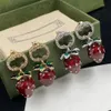 Strawberry Designer örhängen för kvinnor mode dinglar s925 vintage brev dingle örhänge