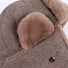 Berets Winter Men's Hat с ушными изделиями Fashion 2023 Осенний теплый Ushanka Bomber Hats Men Men Fauxe Fur