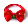 Hundkläder Pet Christmas Bow Tie Cat Valp Tillbehör för små hundar Bågar levererar krage med klocka