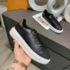Buty moda trampki mężczyźni kobiety skórzane mieszkania luksusowe designerskie trenerzy zwykłe sukienka tenisowa Sneaker HM8AA00002