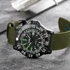 腕時計Skmei Nylon Men Watches Wateproof Quartz Outdoor Leisure Sports Watch Military Male Clock Breathable Band