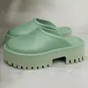 Pantofole traforate di marca Uomo Donna Platform Designer Sandali Zeppa Gomma Cut-out Slide Materiali trasparenti Fashion Beach Flats Shoes 001