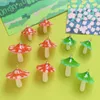 Kleurrijke cartoon champignon hars krimpstuk hanger diy handgemaakte ornamenten oorbellen ketting accessoires materiaal 1223986