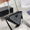 أعلى P الأكياس المسائية المصمم الخالدة Strass Triangle Bags Mini Vaity Cosmetic Case with Silver Bracelet Bracelet Handle Totes Leather Crossbody Counterbag