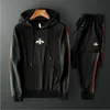 Lüks Erkekler Sweatheruit Tasarımcı Trailsuit Siyah Beyaz Nakış Hoodie Sweatshirts Bahar Sonbahar Jogger Sporting Suit Menswomens Ter Trailsuits Set Boyut M-4XL