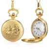 Zegarki kieszonkowe 1PC Mężczyźni Kobiety kwarcowe zegarek Złoty wzór statku rzeźbiony z łańcuchem IK88