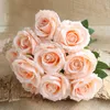 Kwiaty dekoracyjne różowy flanel sztuczny bukiet róży bukiet panna młoda trzymająca dom do domu smażenie ogrodowe symulacja greszczowa dekoracje roślin