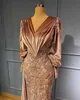 2023 Underbara aftonklänningar sjöjungfru långa ärmar v halsspets applikation elastisk satin skräddarsydd formell tillfälle bär arabisk prom klänning vestidos