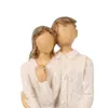 Искусство и ремесла ручной поцелуи пары Семейная скульптура творческая семейная статуэтка смола любовь семейная статуя домашний офис Декор Bavnypefvx bkhrtadqququ