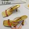 Sexiga h￶ga klackar tofflor f￶r kvinnor sommar mode kristall smal band fyrkantiga t￥ bilder stripper party sandal mule skor 0129