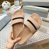 2023 nouvelle mode Pantoufles Hommes Femmes sliders Slides Sandales en caoutchouc Designer pantoufle à semelle plate Paris Piscine POOL SLIDE SANDAL 3D gaufrage logo curseurs
