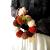 Dekorativa blommor 20/30 cm Julgarn Pom Bow Style Wreath Faux Ball Garland med filt Bow/Holly Leaves för ytterdörrdekoration