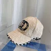 Şapka tasarımcısı şapka alfabe beyzbol şapkası klasik açık güneş şapkaları erkekler ve kadınlar için rahat ve soluk ve 2760