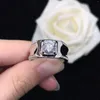 Pierścienie klastra 18k Certyfikowane z białego złota 1CT MOISSANITE ZARUSZENIE DLA MAN D COLOR VVS1 MĘCA JEDZIONA PIĄTEK AU750 NIGDY FADE