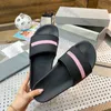 2023 nouvelle mode Pantoufles Hommes Femmes sliders Slides Sandales en caoutchouc Designer pantoufle à semelle plate Paris Piscine POOL SLIDE SANDAL 3D gaufrage logo curseurs