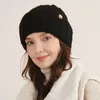 Berets Grands chapeaux d'hiver pour les femmes 2023 Bonsieurs en tricot oreilles en vrac protéger les bonnets de capuchon