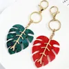 Keychains Christmas Green Leaf Metal Keychain Färsk lövform Key Rings Women Bag Pendant Accessories AirPods Festival presenter