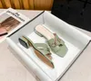 Designer Classic 9994 Płaskie kapcie skórzane sandałowe druk Sandały Sandały Sandały zużyte zużycie klapki na zewnątrz Flops Fashion Damskie plażę Slipper S Slipper