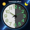 ساعات الحائط عالية الدقة 12 '' Wuminous Clock Glow في المنزل الداخلي الصامت المظلم الحديث للديكور