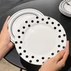 Tallrikar enkla nordiska Hepburn -stil svartvitt vågpunkt keramikplatta bordsartikel hushåll dessert kaka frukt