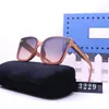 Designers Óculos de sol Copos de luxo resistentes a UV Homens populares Mulheres óculos para mulheres Óculos de óculos de metal vintage de metal com caixa